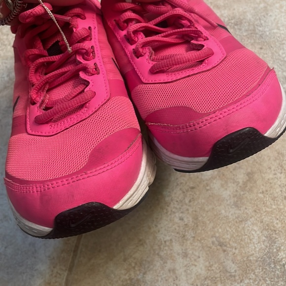 NIKE PINK size 8.5 - Picture 5 of 8